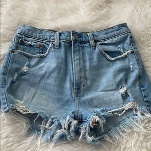 Abercrombie high rise Mom shorts size 6/28